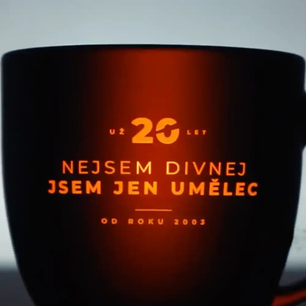 Hrnek „Nejsem divnej…“