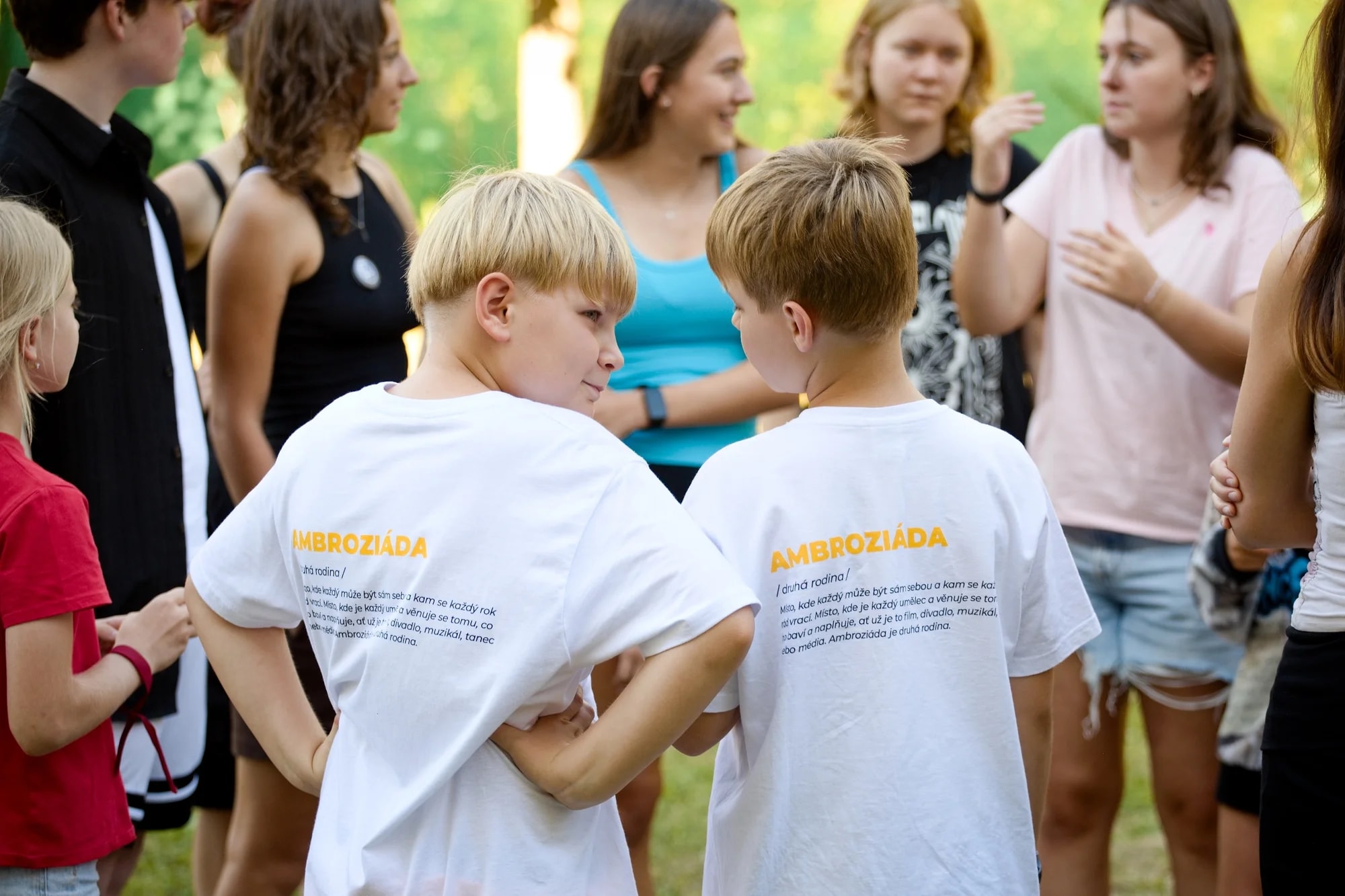 Tričko k přihlášce - Ambroziádní léto 2026.